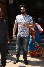 Arjun Kapoor snapped in Mumbai on 17th March 2016